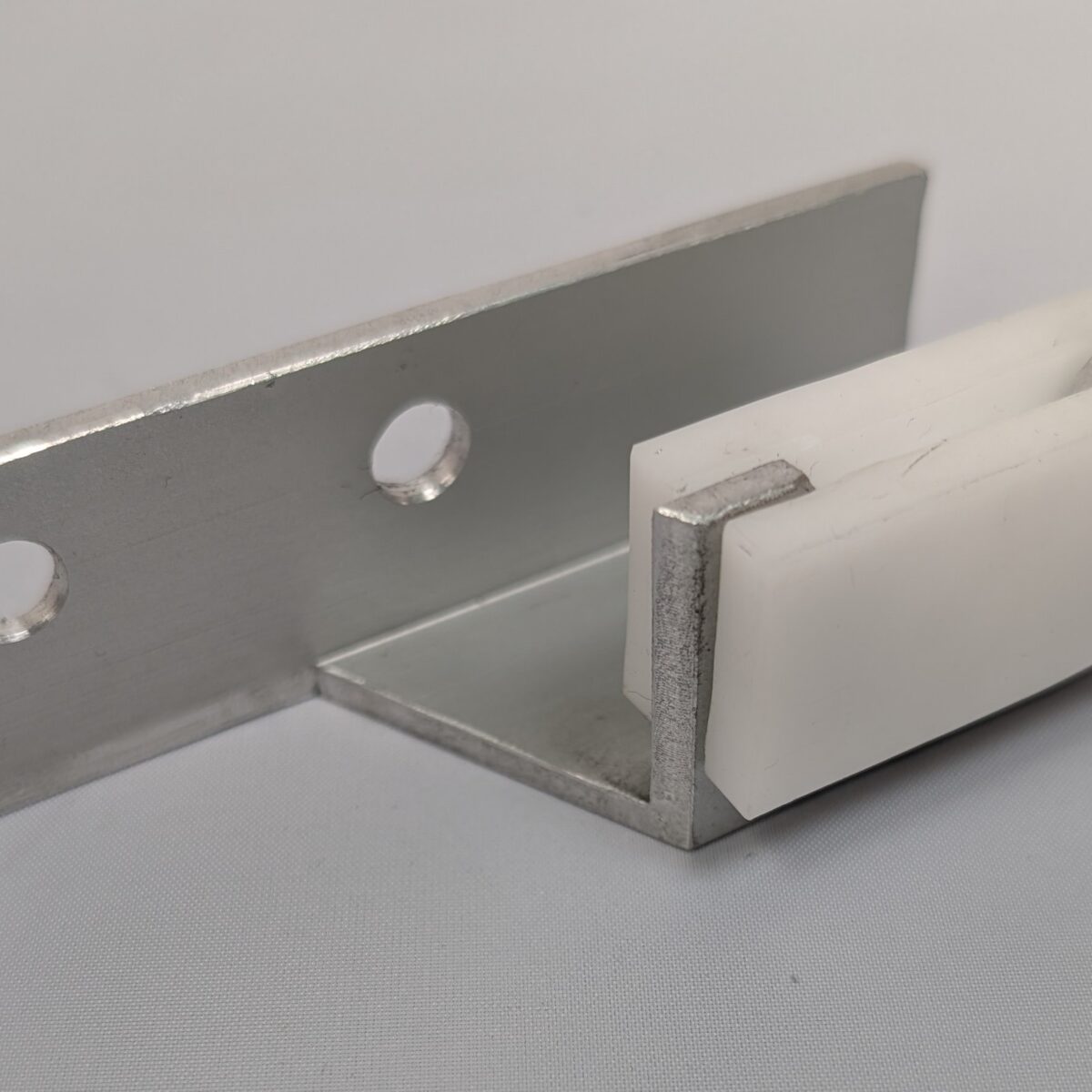 Besam Nylon Guide (Replacement For The Felt Type) R/H