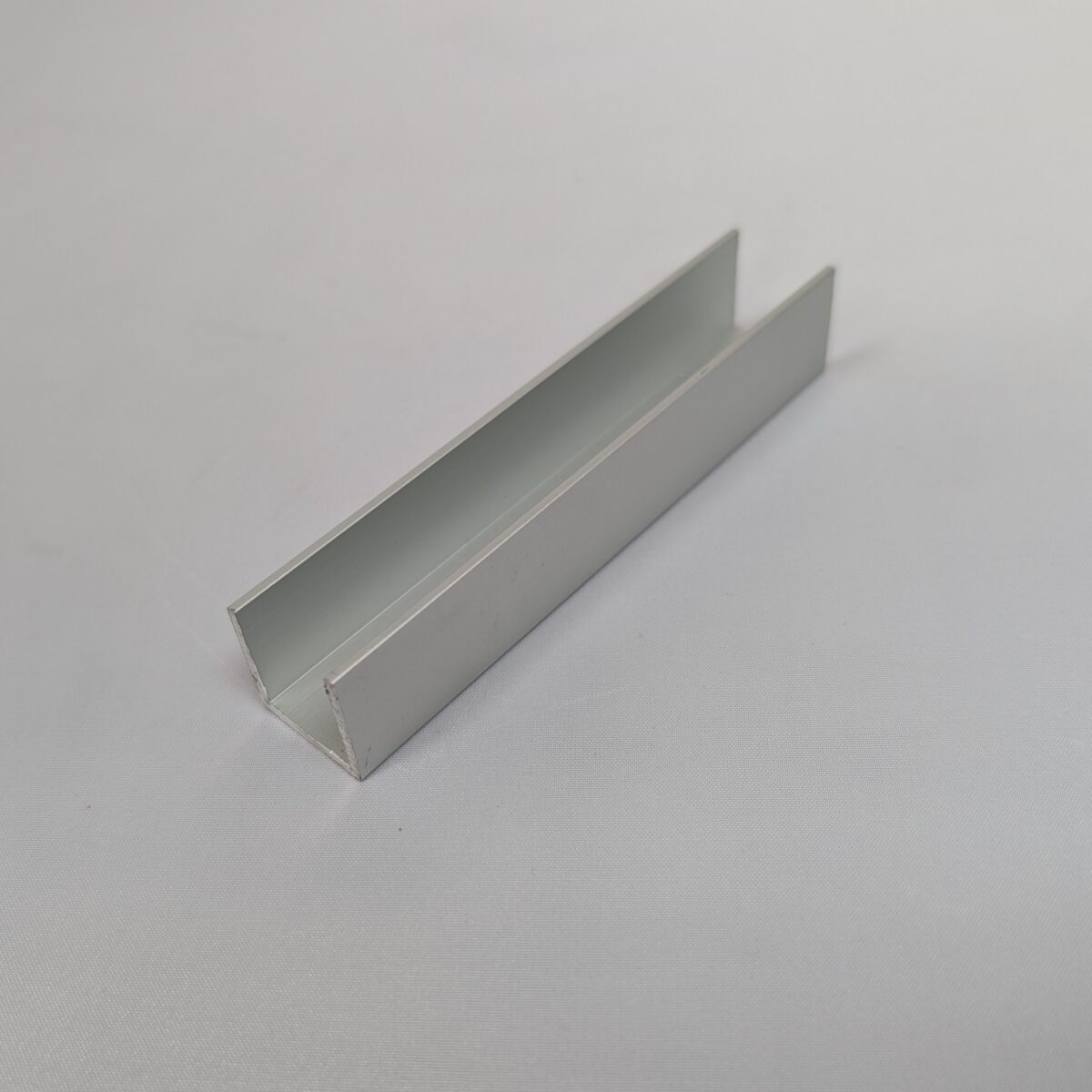 Dorma ES 60/70/90 Floor Guide Track @ 1000mm (Per Metre)